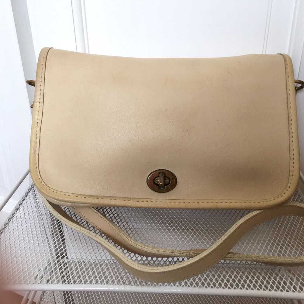 Vintage NYC Coach shoulder bag Bone